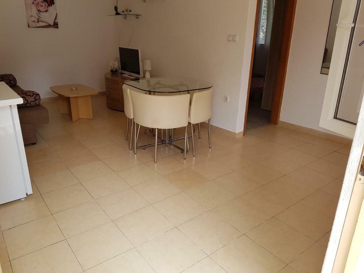 Apartments And Rooms Rosemari Mali Lošinj Exterior foto