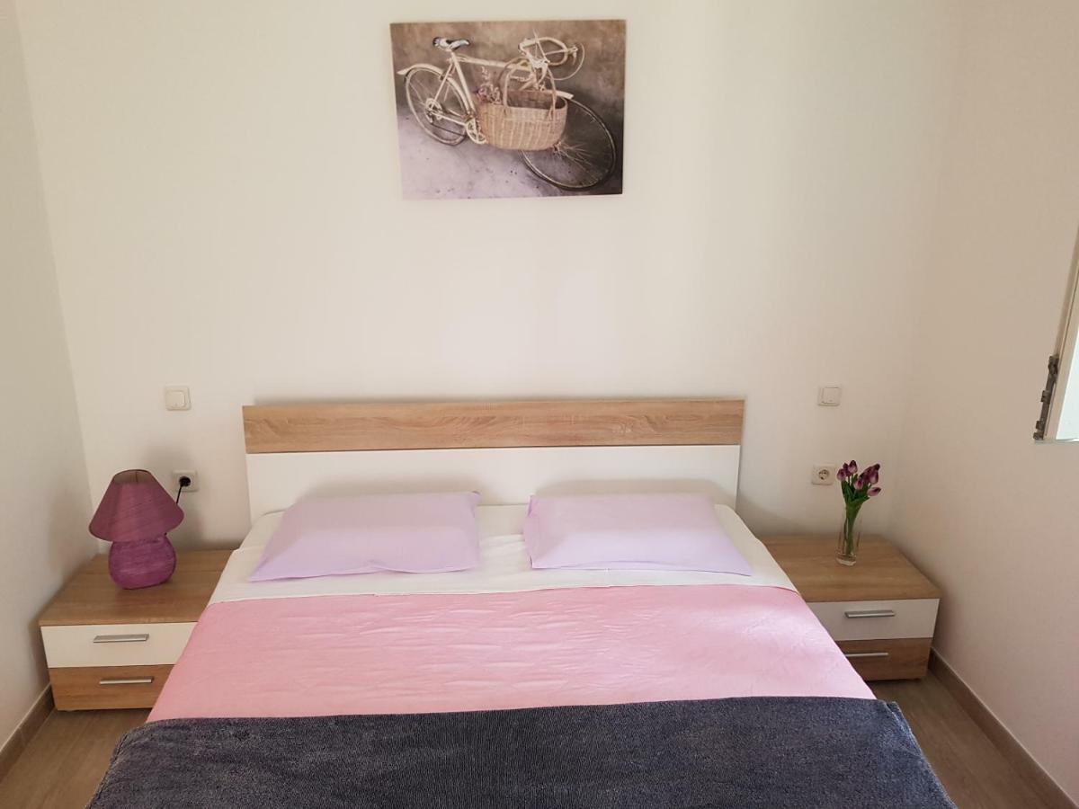 Apartments And Rooms Rosemari Mali Lošinj Exterior foto