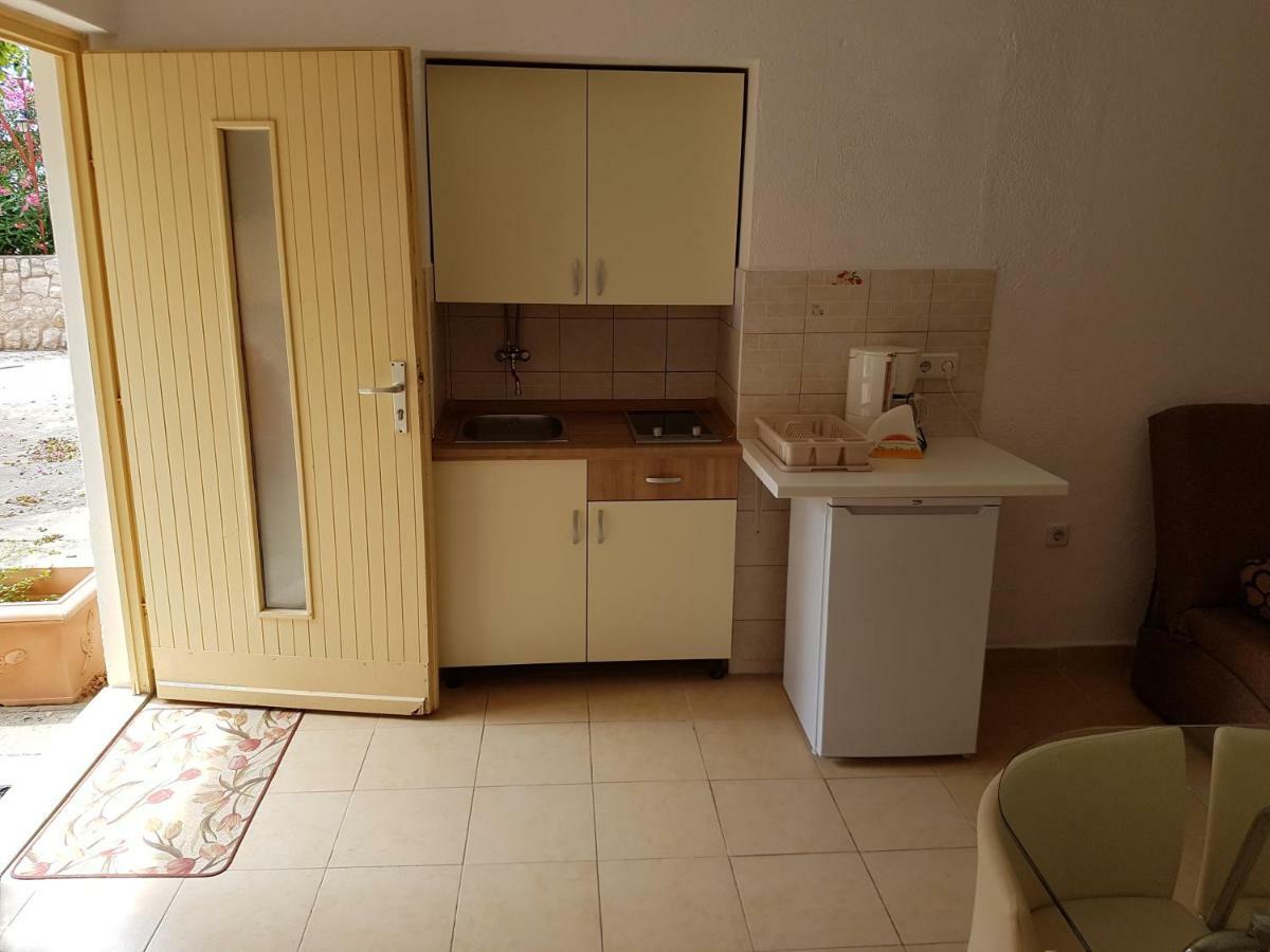 Apartments And Rooms Rosemari Mali Lošinj Exterior foto