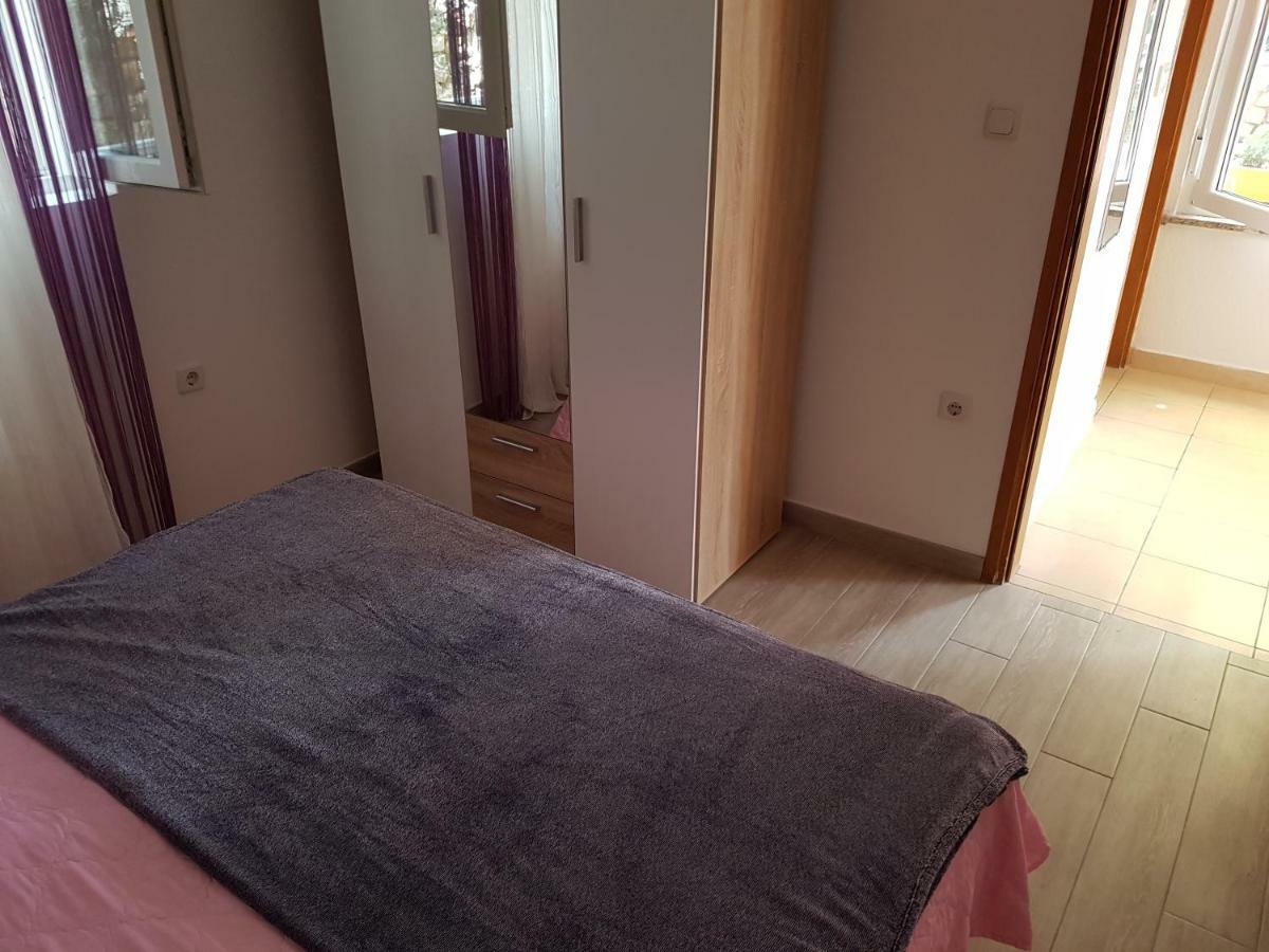 Apartments And Rooms Rosemari Mali Lošinj Exterior foto